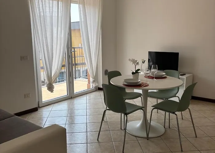 Vicino A E Milano Apartment *