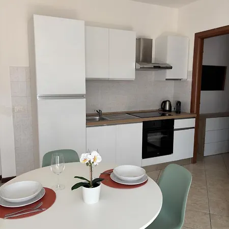 Vicino A E Milano * 莫扎泰